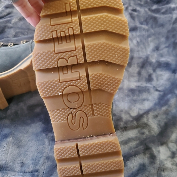 Sorel woman's Lennox suede gray waterproof lace up boots,size 8.5 - Picture 10 of 11